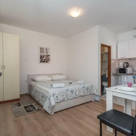 Apartment Studio Coce *