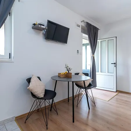 Coce Apartman *